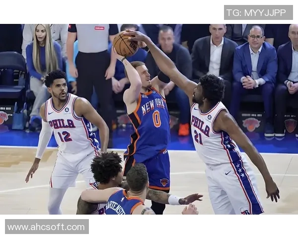 老鹰队与76人队激战正酣谁能在季后赛中笑到最后